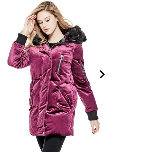 SOLD🚩GUESS Velvet Coat - Picture 6 of 8